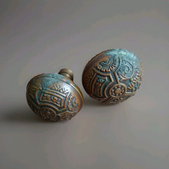 Antique Pair Of Ceylon Corbin Entry Door Knobs - Picture 2 of 4